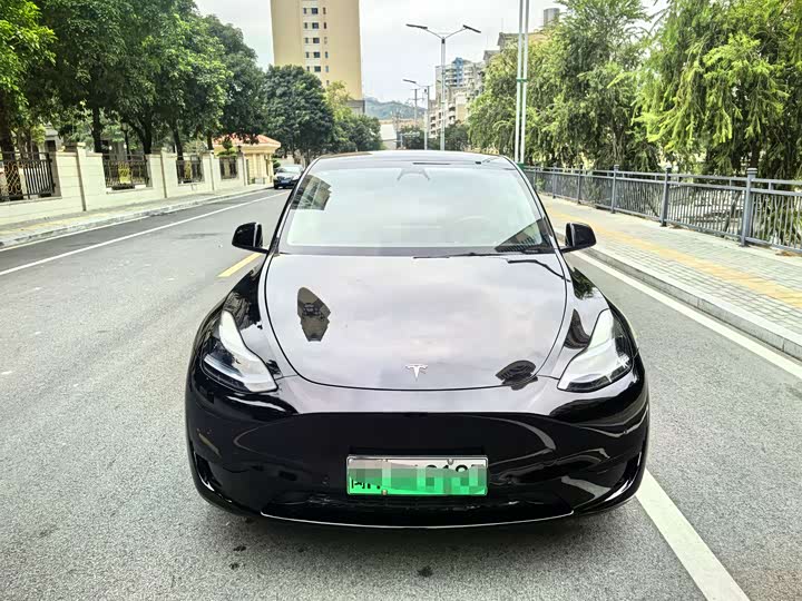 Фото 2 - Tesla Model Y