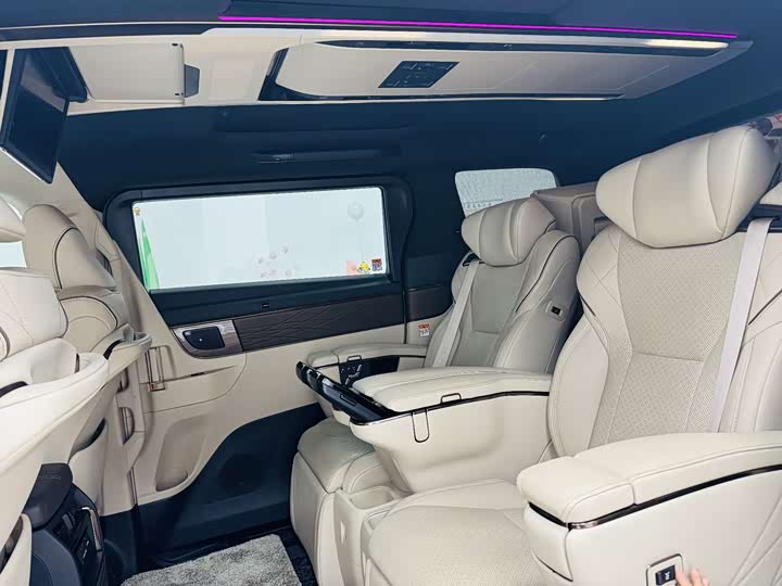 Фото 4 - Toyota Alphard