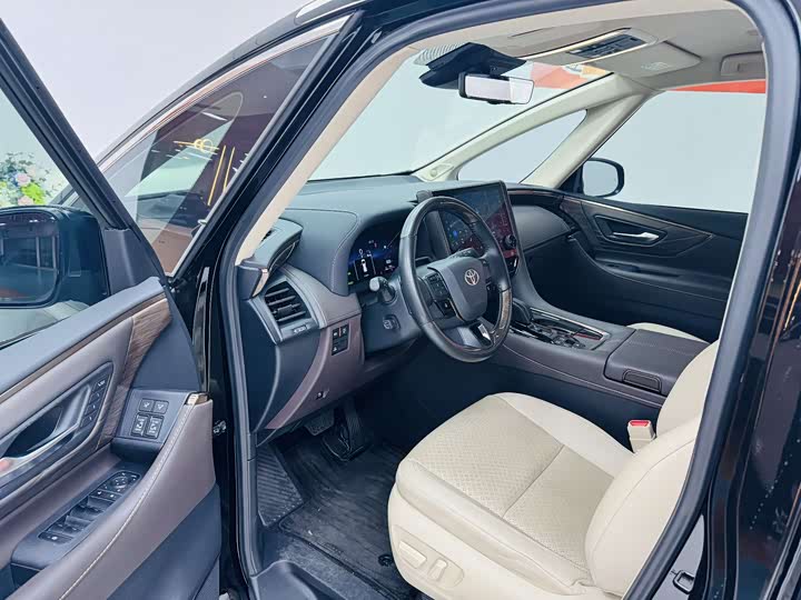 Фото 9 - Toyota Alphard