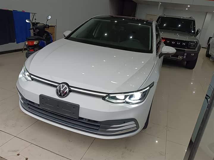 Фото 1 - Volkswagen Golf