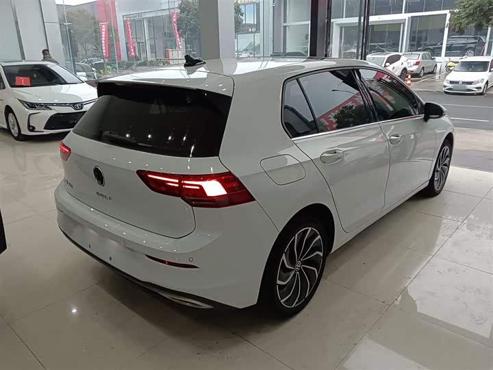 Фото 7 - Volkswagen Golf