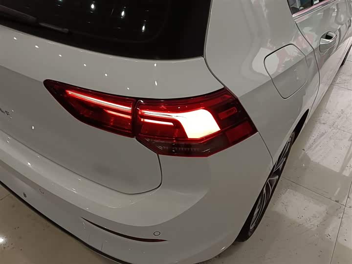 Фото 8 - Volkswagen Golf