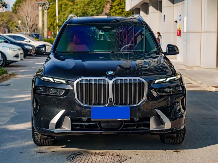 Фото 2 - BMW X7