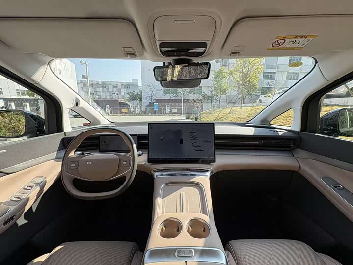 Фото 8 - XPeng X9