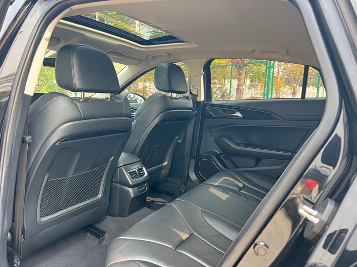 Фото 6 - Hongqi H5