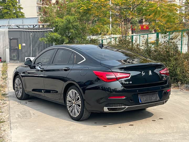 Фото 8 - Hongqi H5