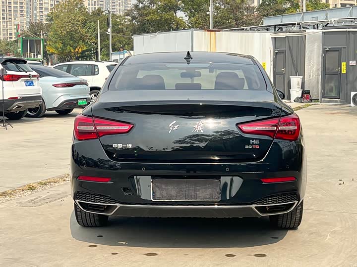 Фото 9 - Hongqi H5