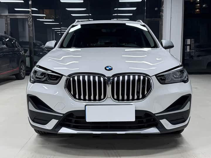 Фото 2 - BMW X1