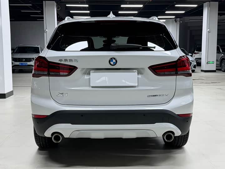 Фото 6 - BMW X1