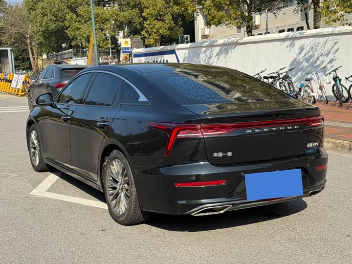 Фото 6 - Bestune B70