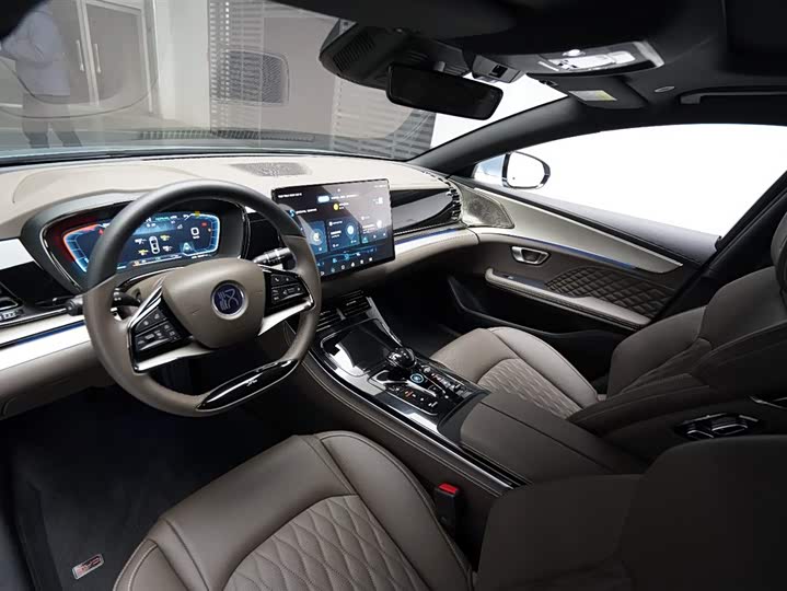 Фото 3 - BYD Han