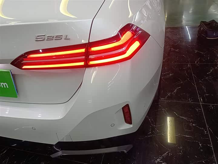 Фото 8 - BMW 5 Series