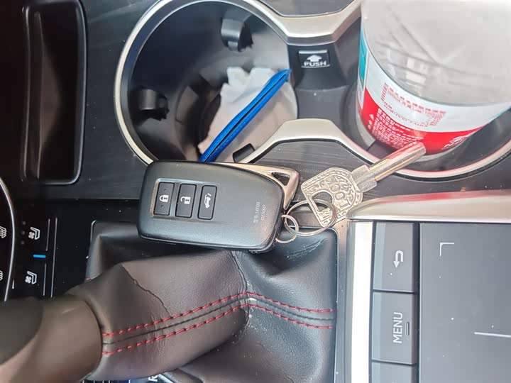 Фото 9 - Lexus RX