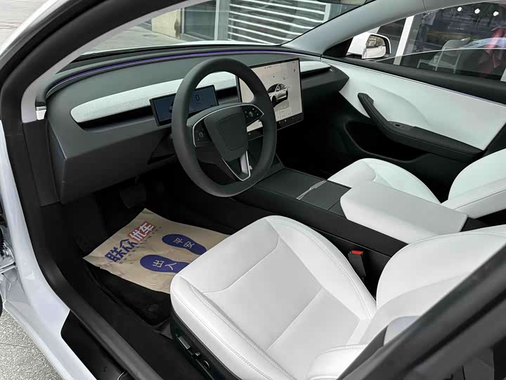 Фото 6 - Tesla Model 3