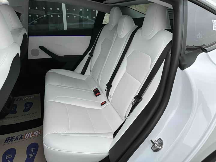 Фото 7 - Tesla Model 3