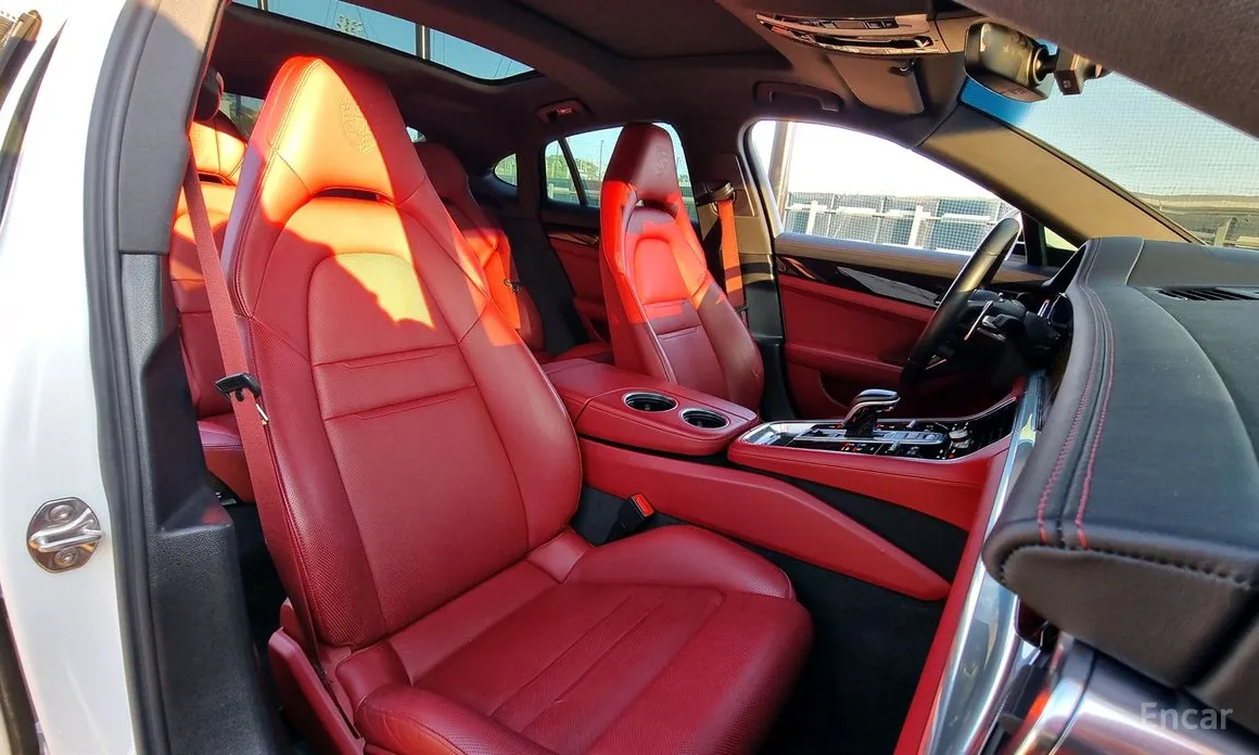 Фото 10 - Porsche Panamera