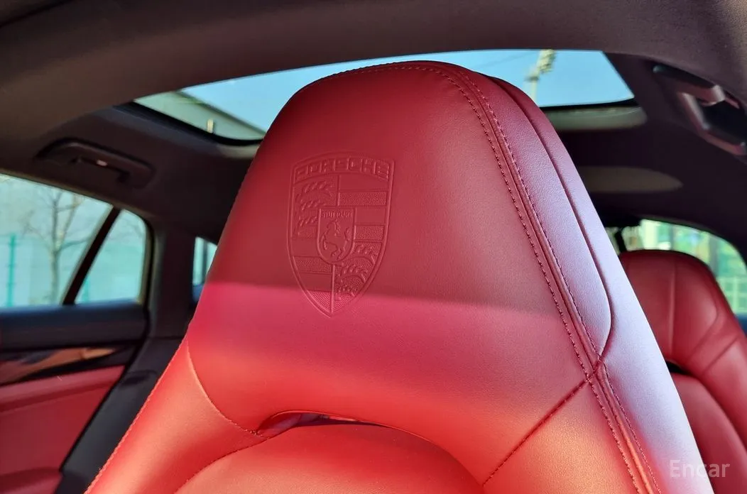 Фото 14 - Porsche Panamera