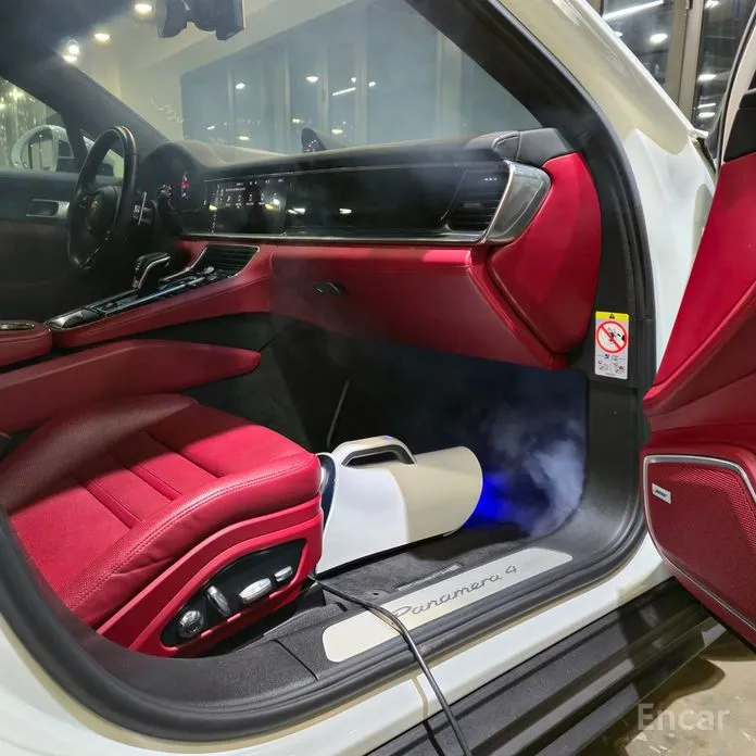 Фото 2 - Porsche Panamera