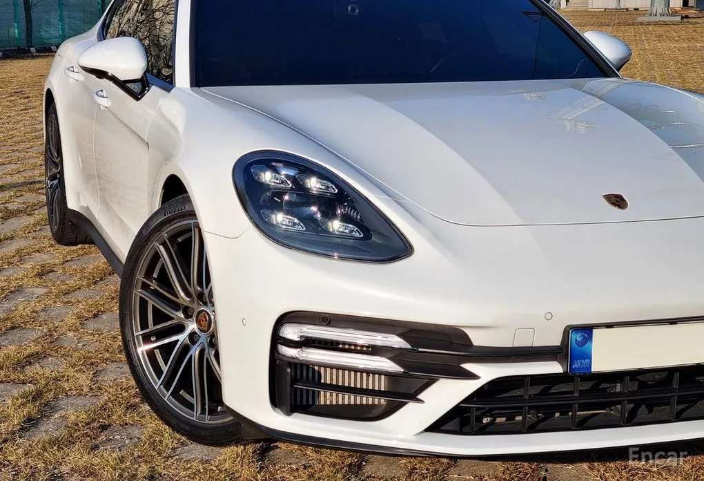 Фото 4 - Porsche Panamera