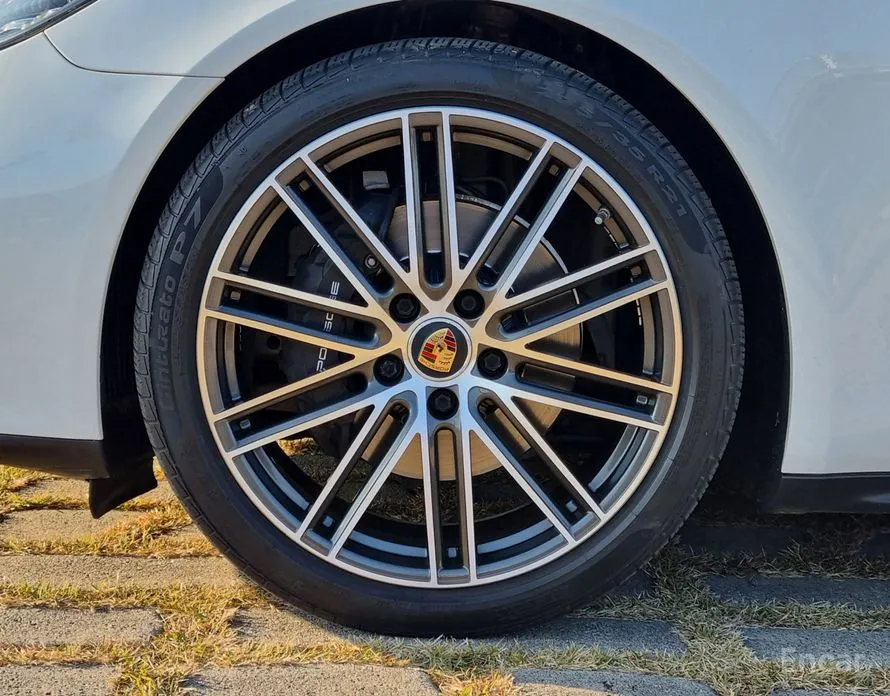 Фото 8 - Porsche Panamera