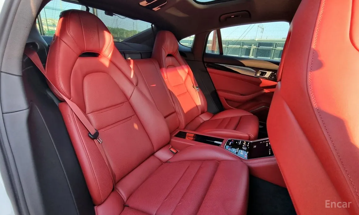 Фото 9 - Porsche Panamera