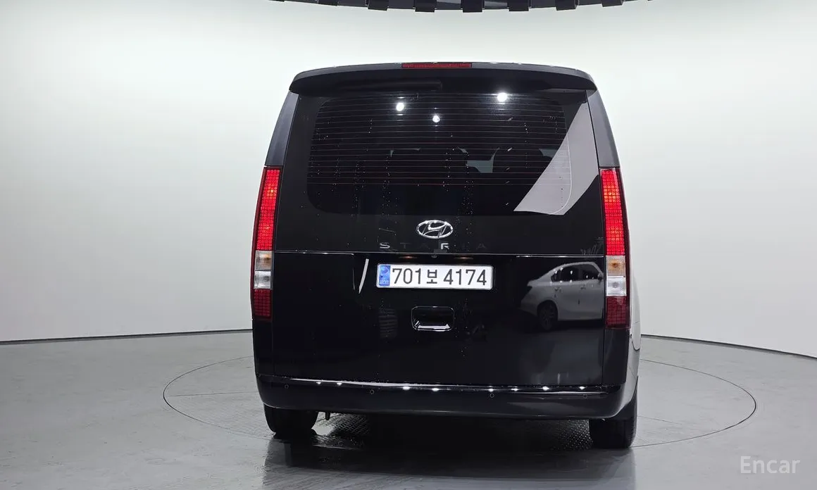 Фото 4 - Hyundai Staria