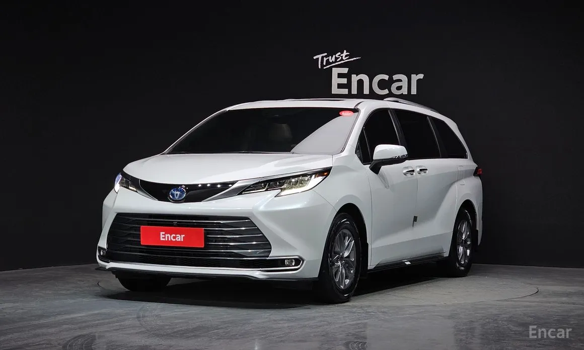 Фото 1 - Toyota Sienna