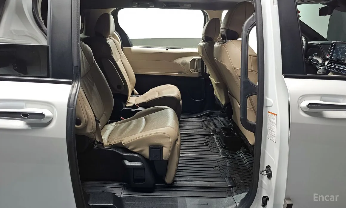 Фото 12 - Toyota Sienna