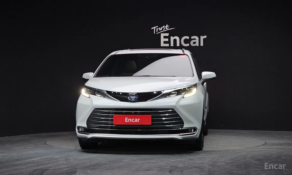 Фото 3 - Toyota Sienna