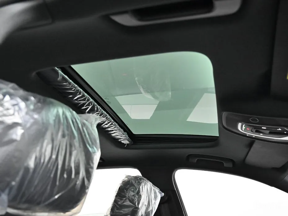 Фото 19 - Audi A4