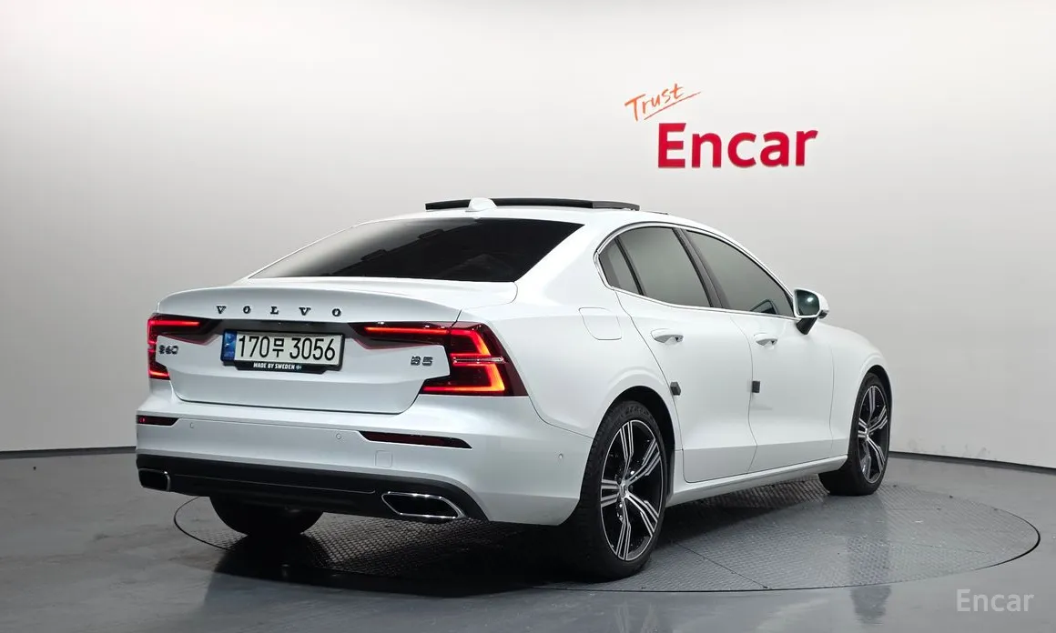 Фото 2 - Volvo S60