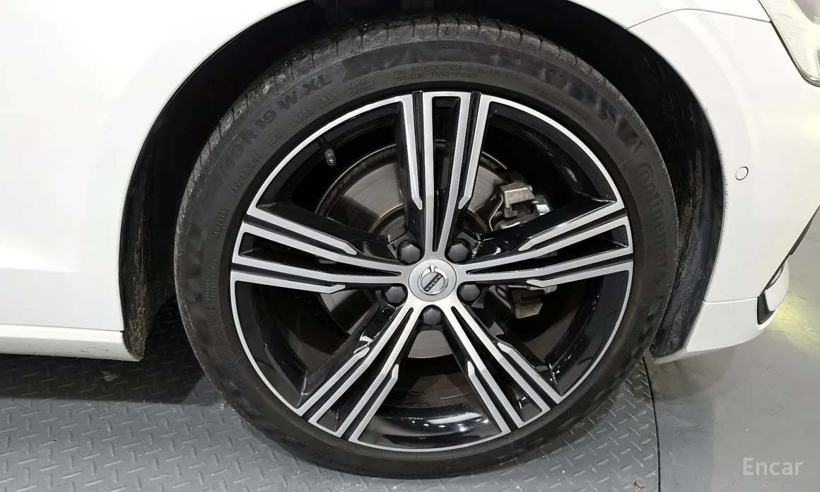 Фото 5 - Volvo S60