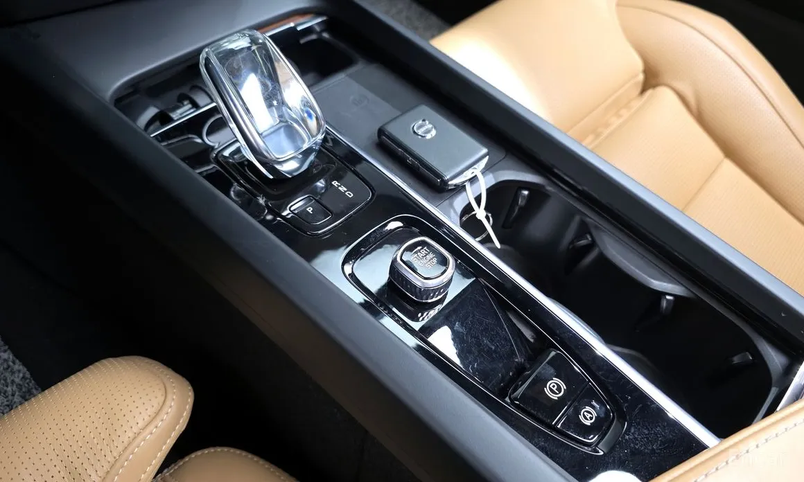 Фото 9 - Volvo S60