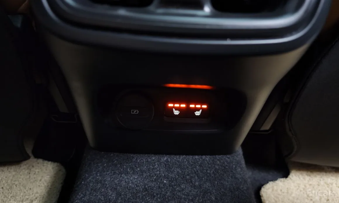 Фото 18 - Volvo XC40