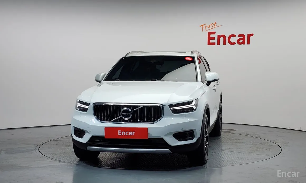 Фото 3 - Volvo XC40