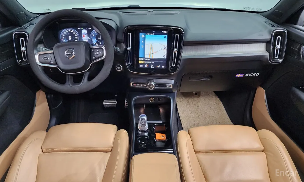 Фото 7 - Volvo XC40