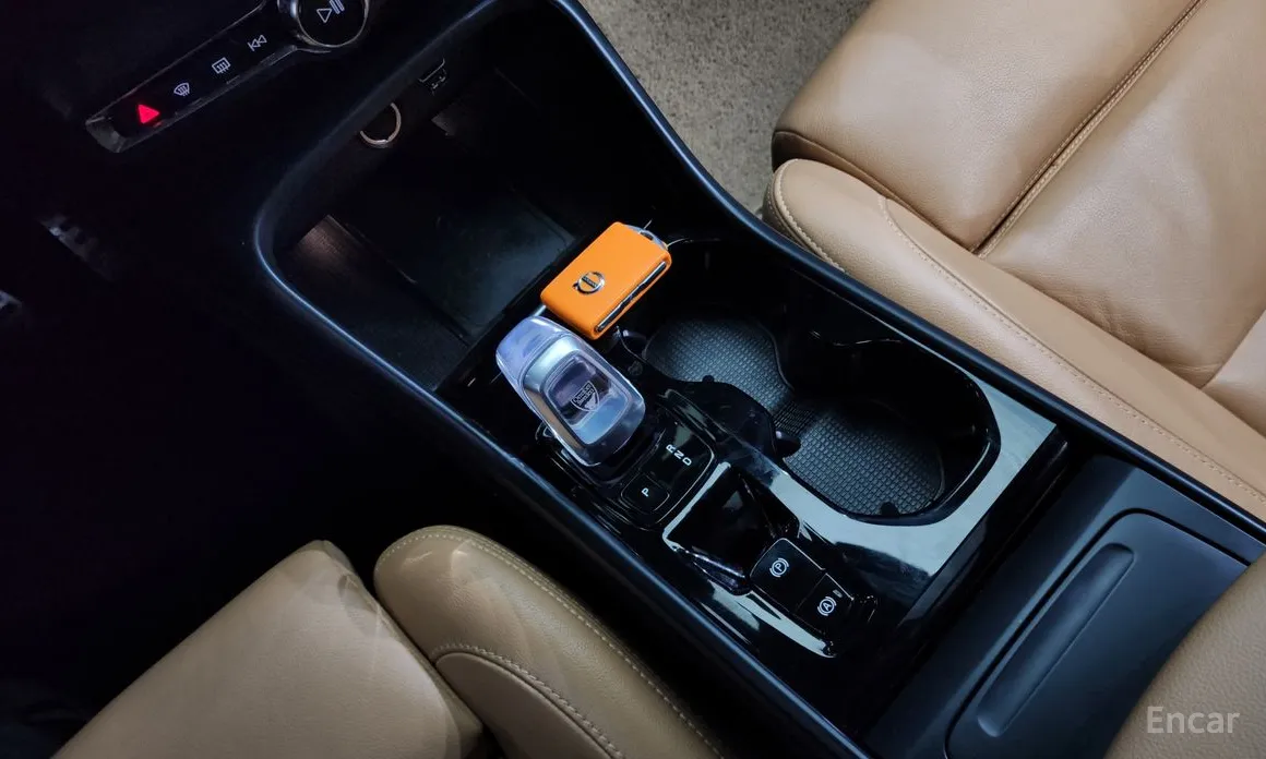 Фото 9 - Volvo XC40