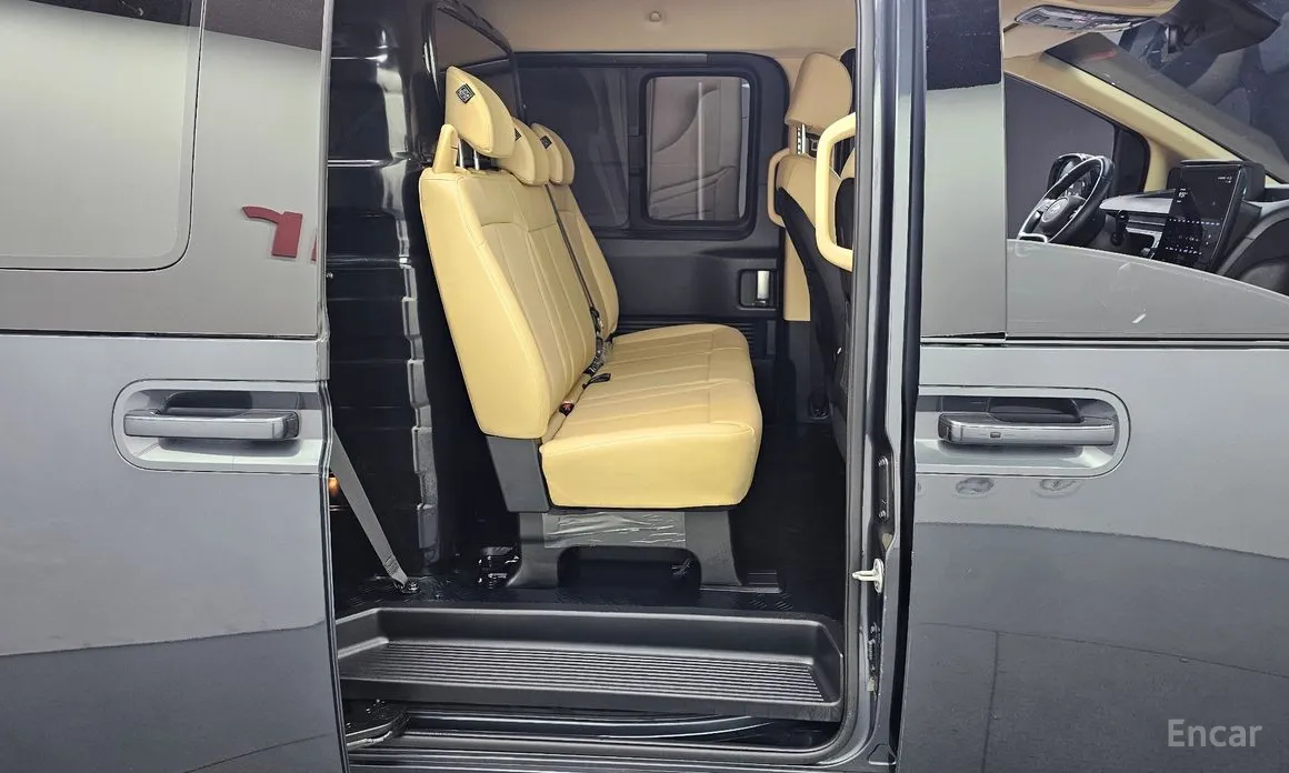 Фото 12 - Hyundai Staria