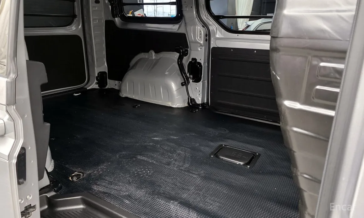 Фото 12 - Hyundai Staria