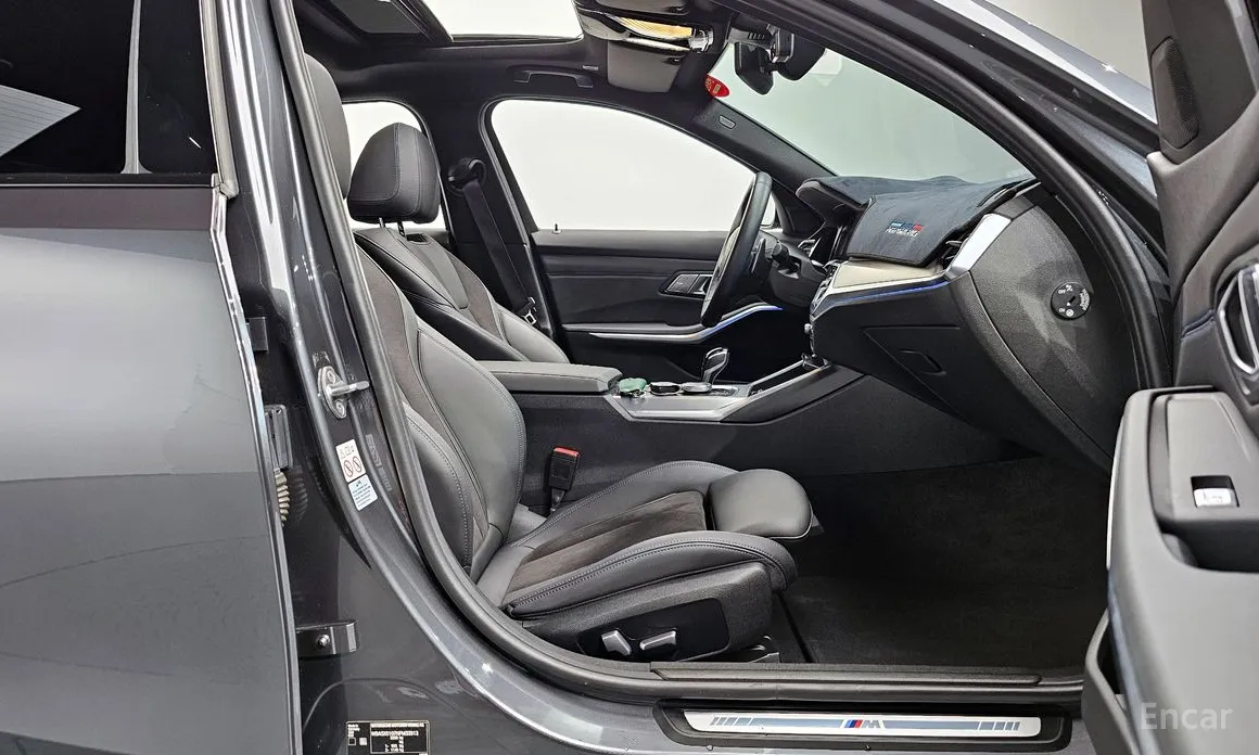 Photo 10 - BMW 3 Series