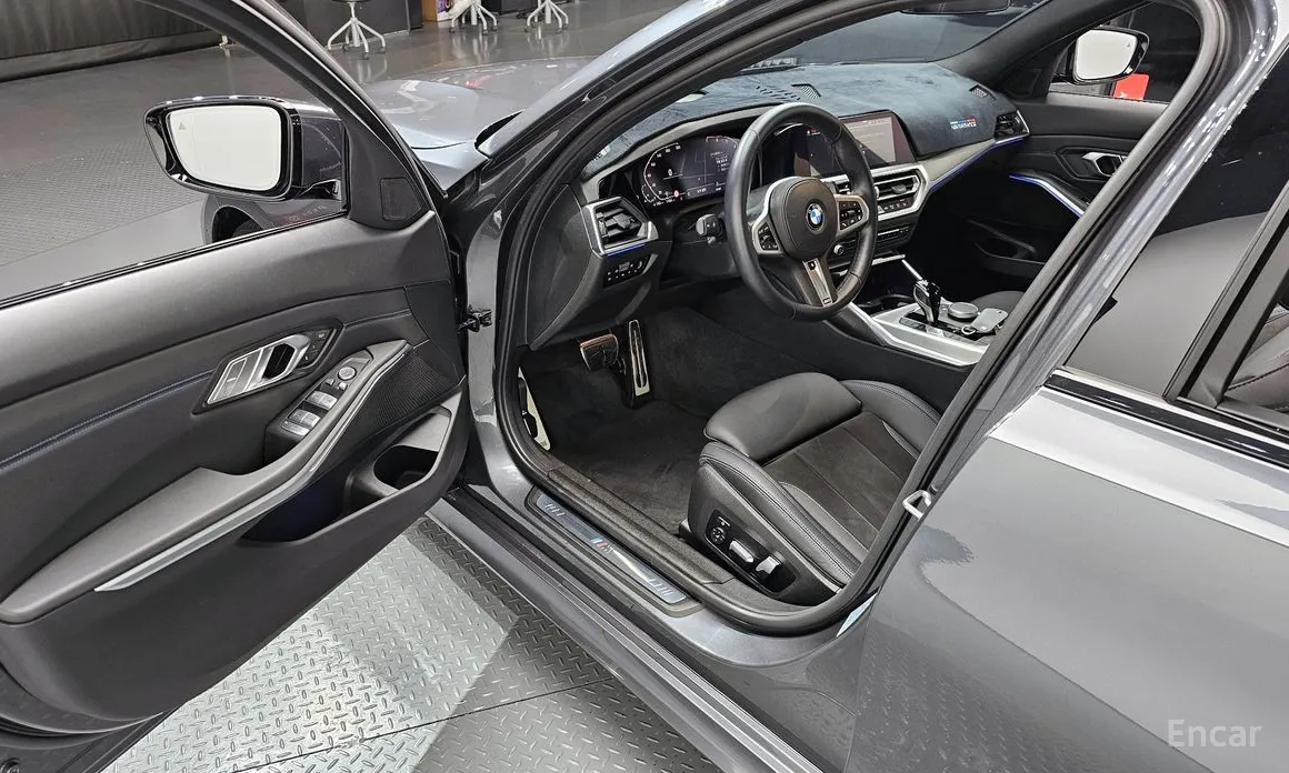 Photo 11 - BMW 3 Series