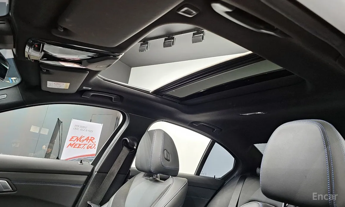 Photo 18 - BMW 3 Series