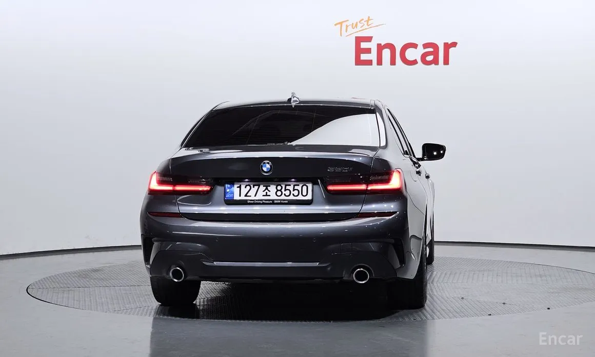 Photo 4 - BMW 3 Series