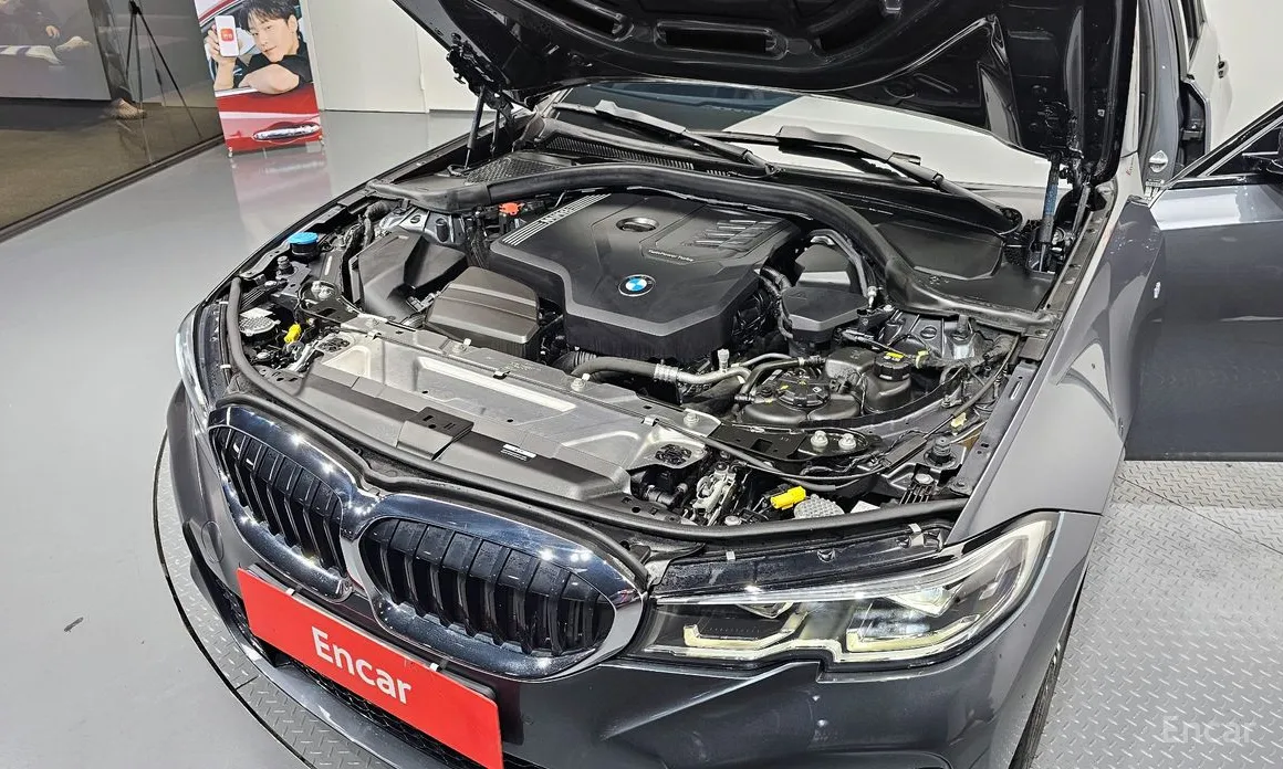 Photo 6 - BMW 3 Series