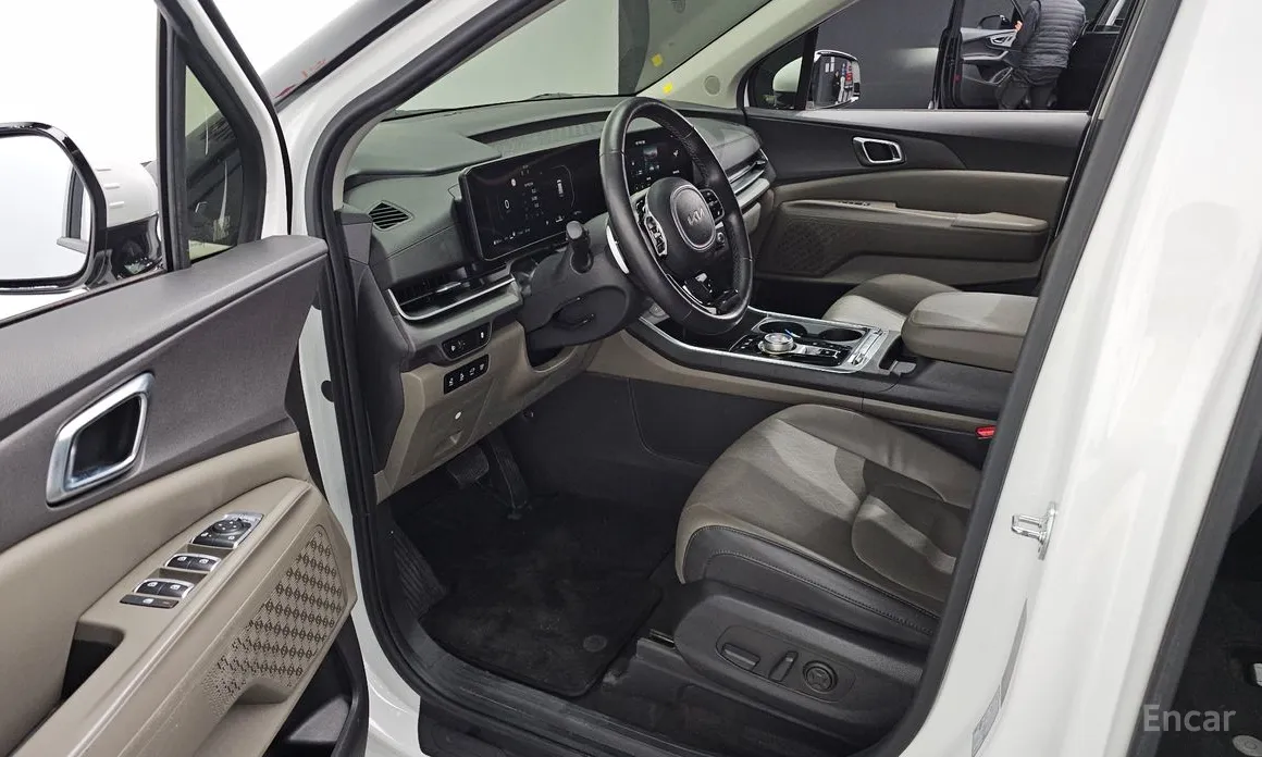 Фото 11 - Kia Carnival