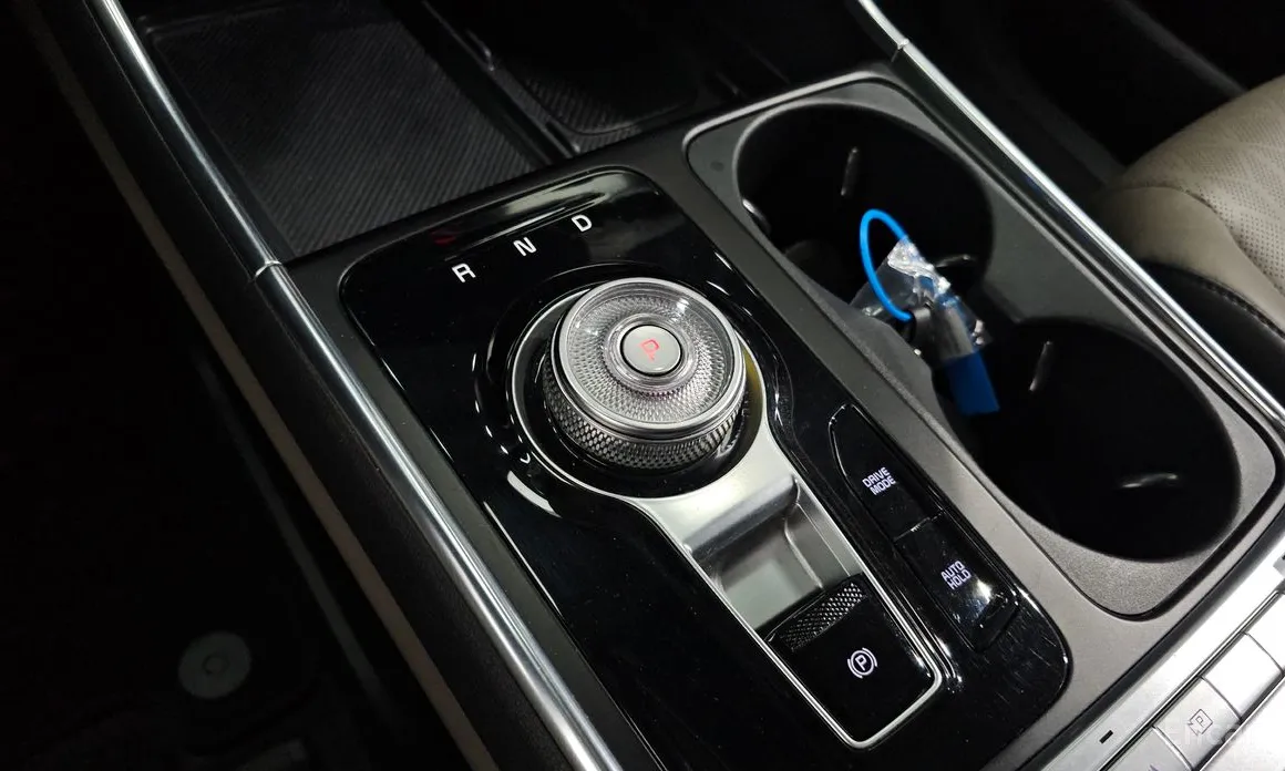 Фото 9 - Kia Carnival