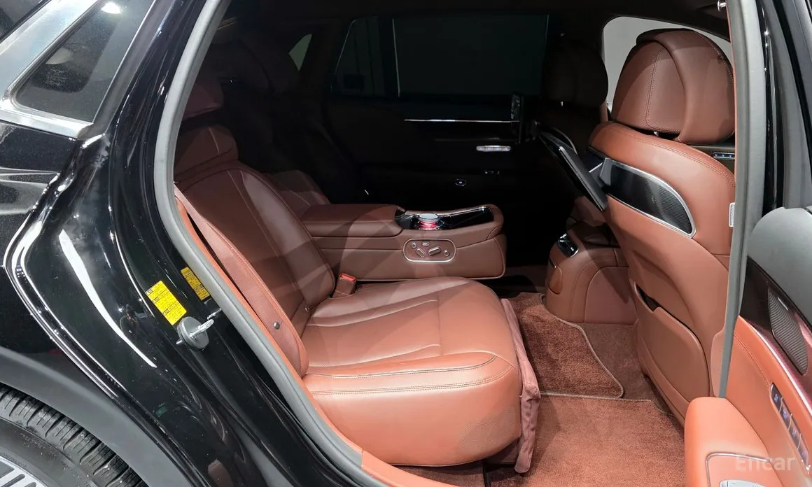 Фото 12 - Genesis G90