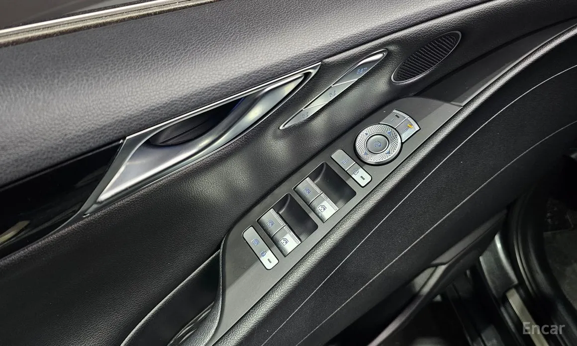 Фото 19 - Genesis G80