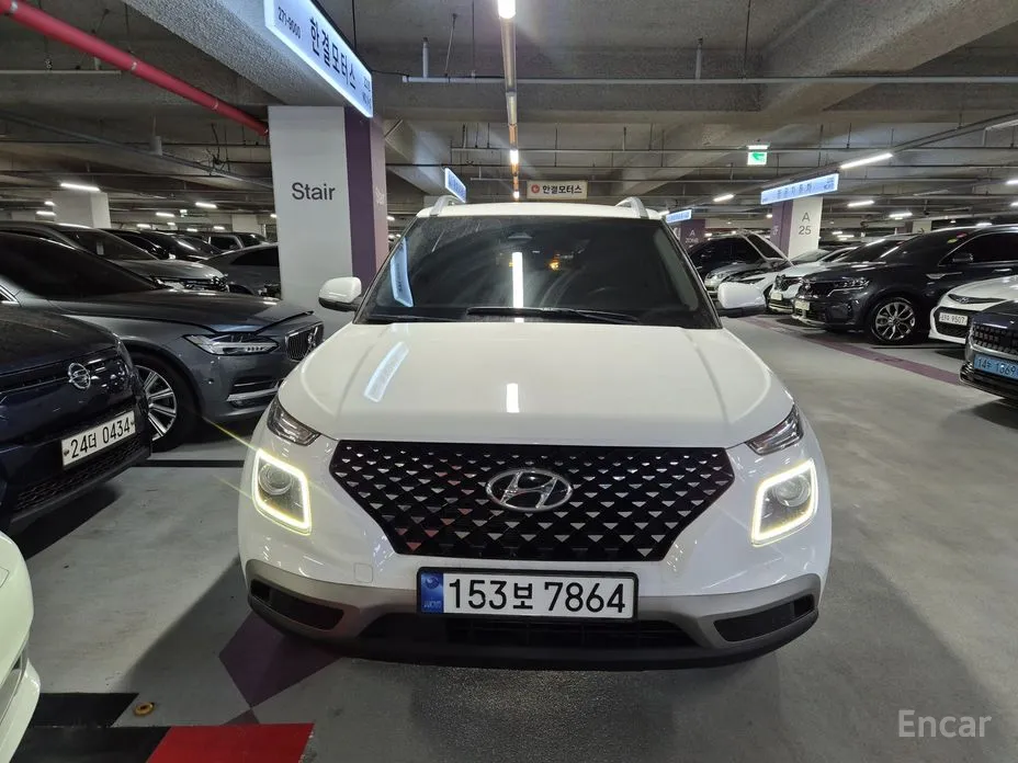 Фото 2 - Hyundai Venue