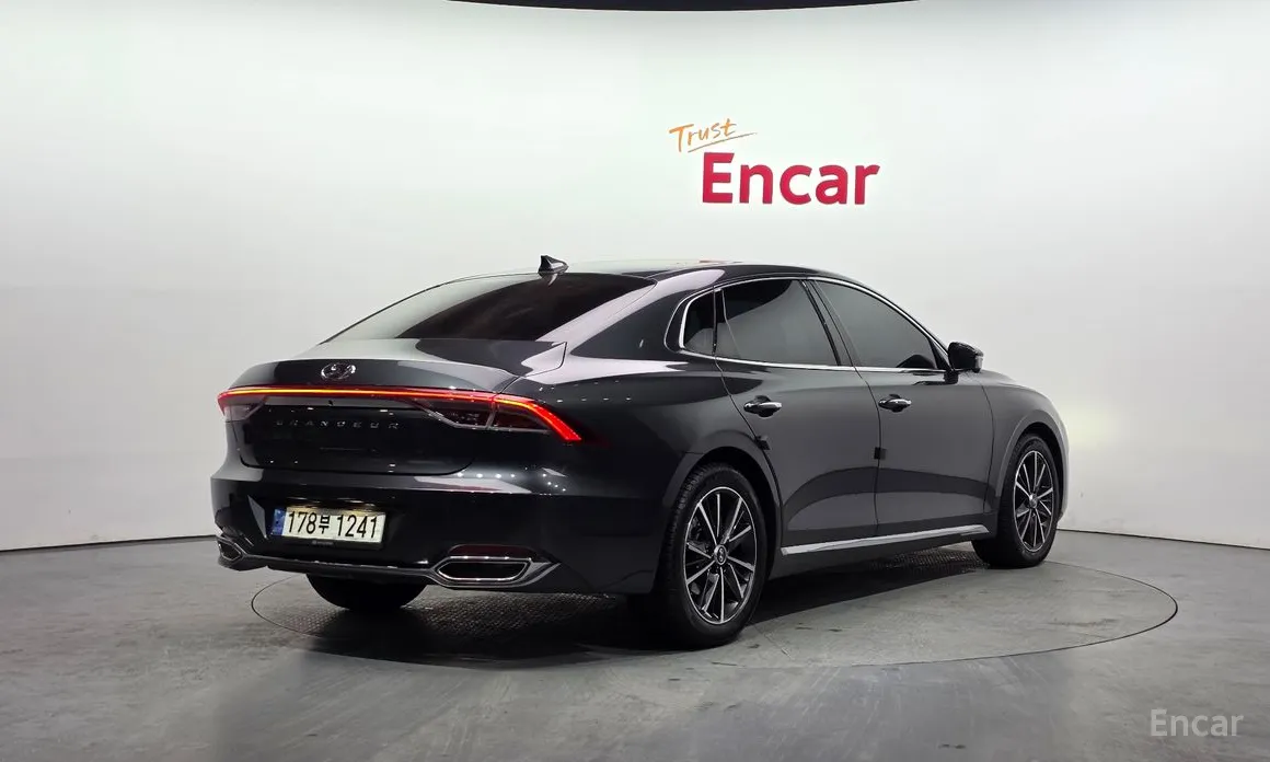 Фото 2 - Hyundai Grandeur